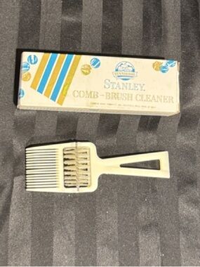 Vintage Stanley Hair Comb and Hair Brush Cleaner with Original Box